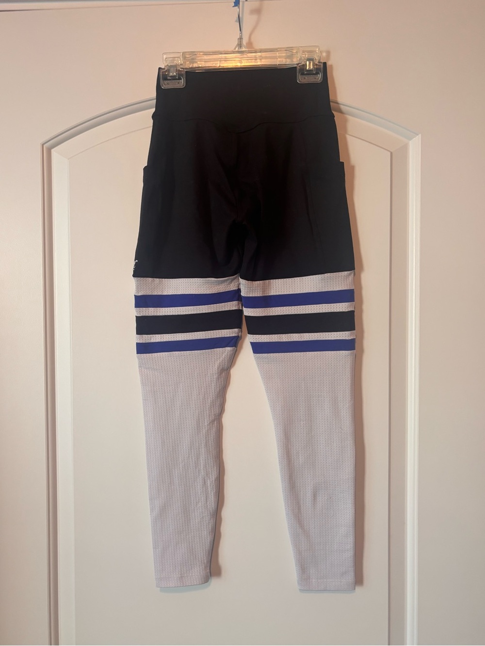 Bombshell Sportswear Sock Legging in red Size S.